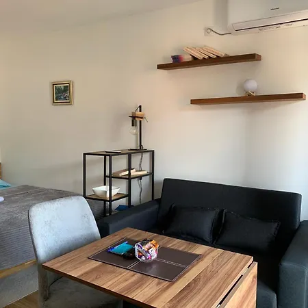 Апартаменты Aluna 1 *